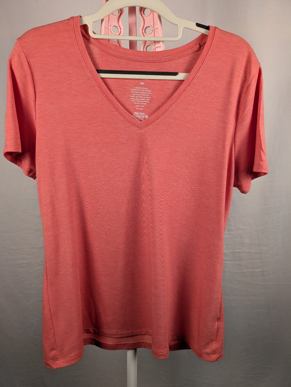 Nine West Essential V Neck Tee Medium Coral Pink Stretch Short Sleeve Top